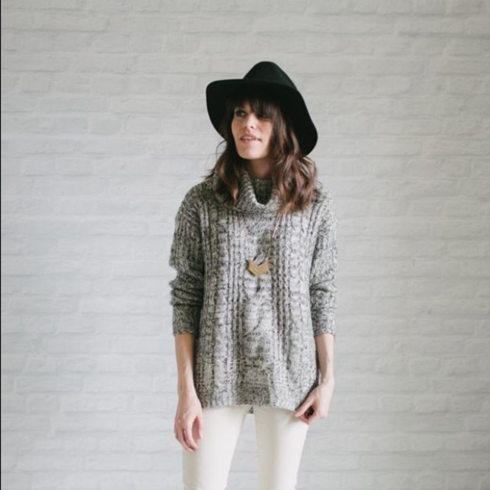 Forever 21 oversized marled gray turtleneck